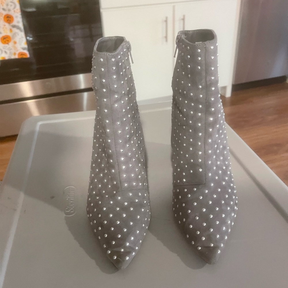 Studded boots! - Picture 1 of 4